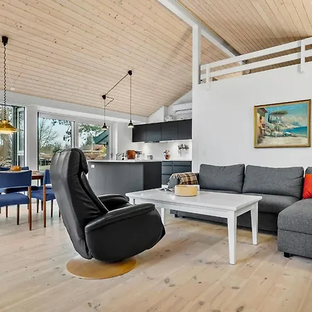 2 Bedroom Gorgeous In