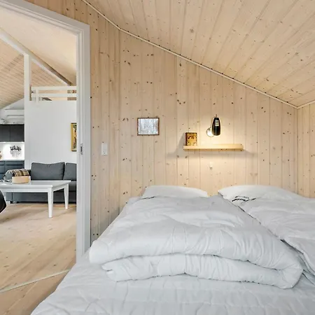 2 Bedroom Gorgeous In Hébergement de vacances