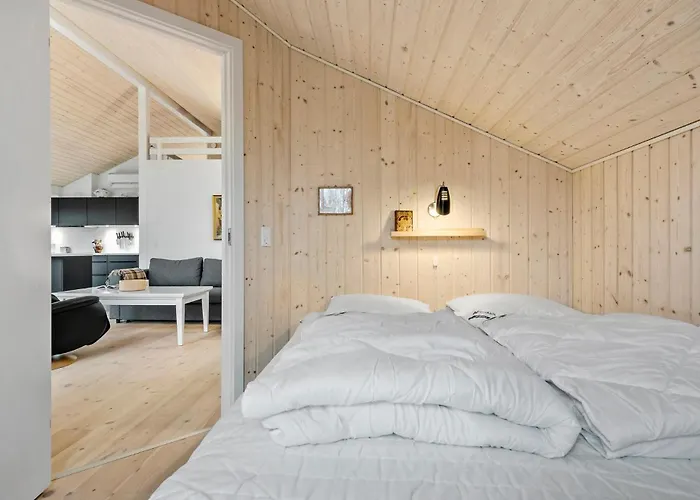 2 Bedroom Gorgeous In Hébergement de vacances