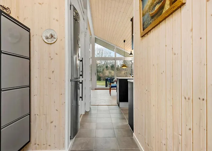 2 Bedroom Gorgeous In *